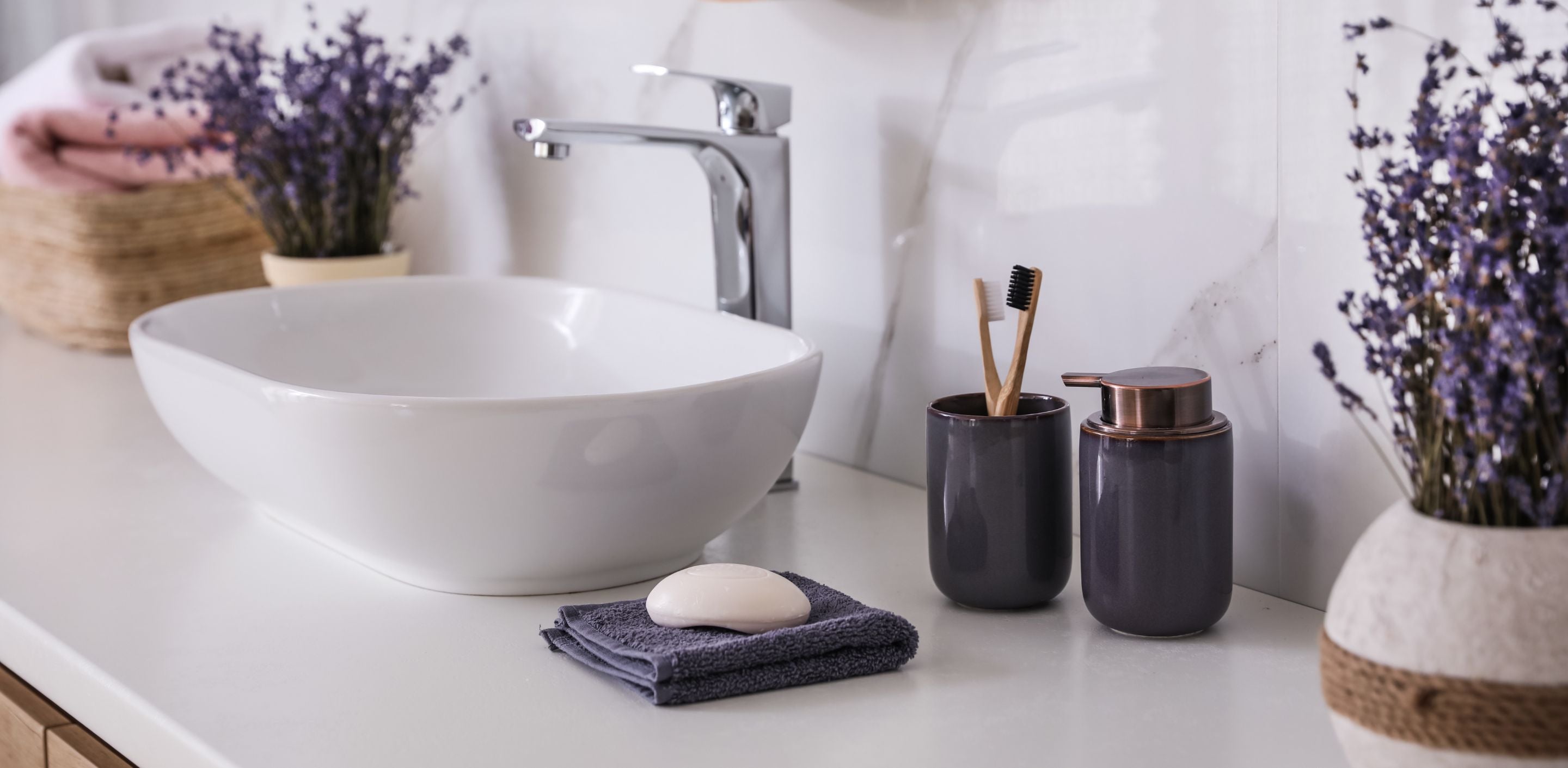 Bathroom Accessories to Maximise Space