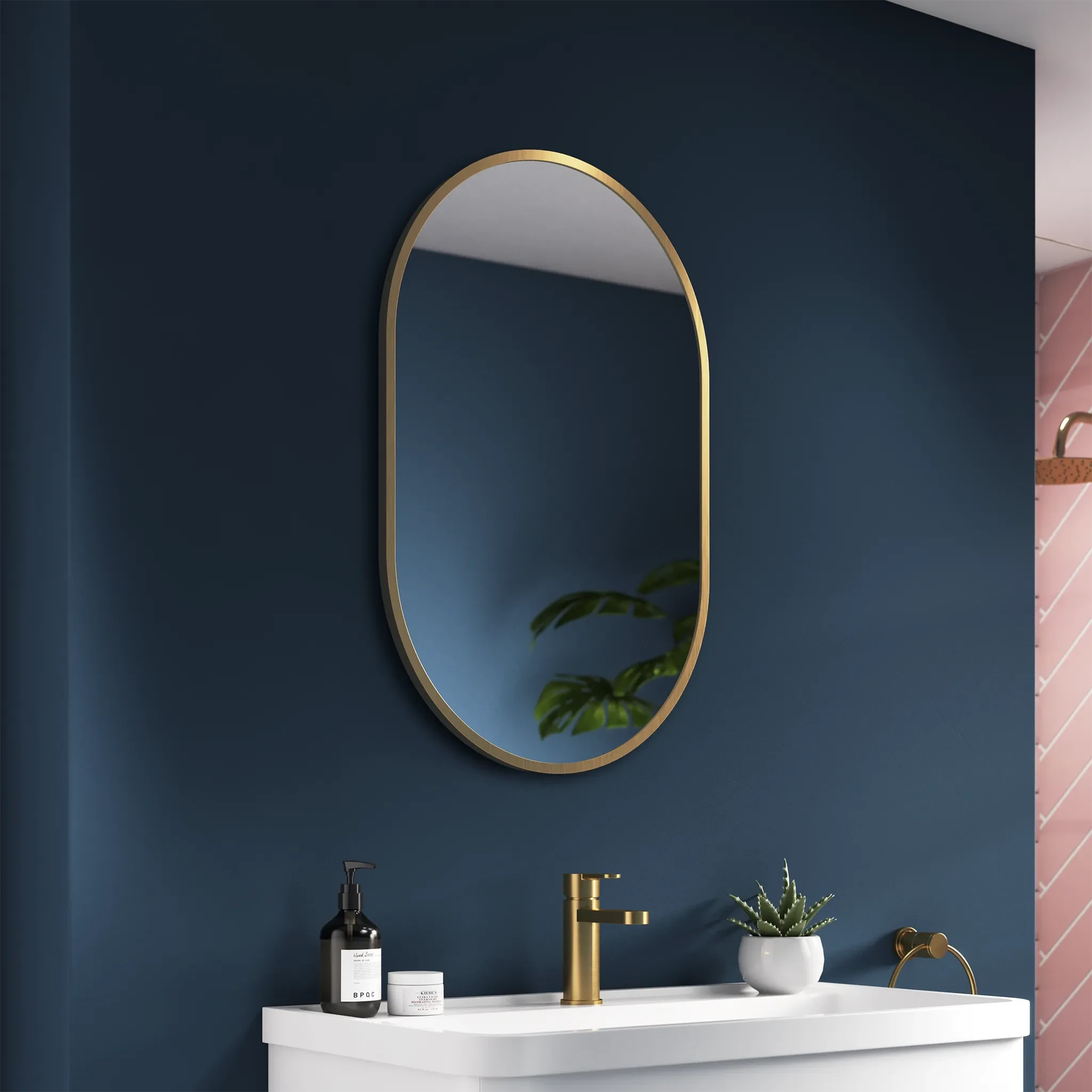 Kira Pill-Shaped Mirror #colour_brass