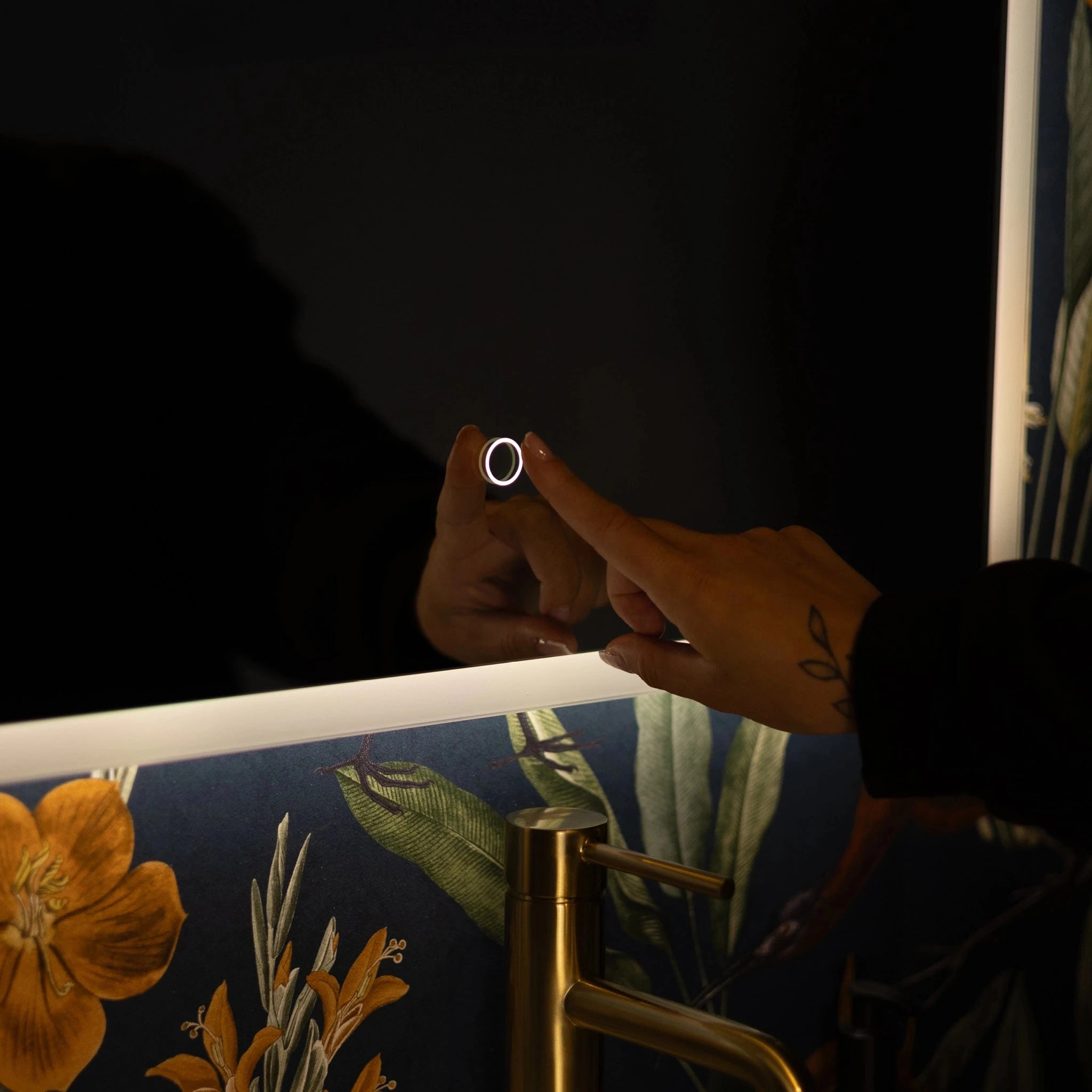 Glendale Curve LED Bathroom Mirror #size_600mm-x-800mm