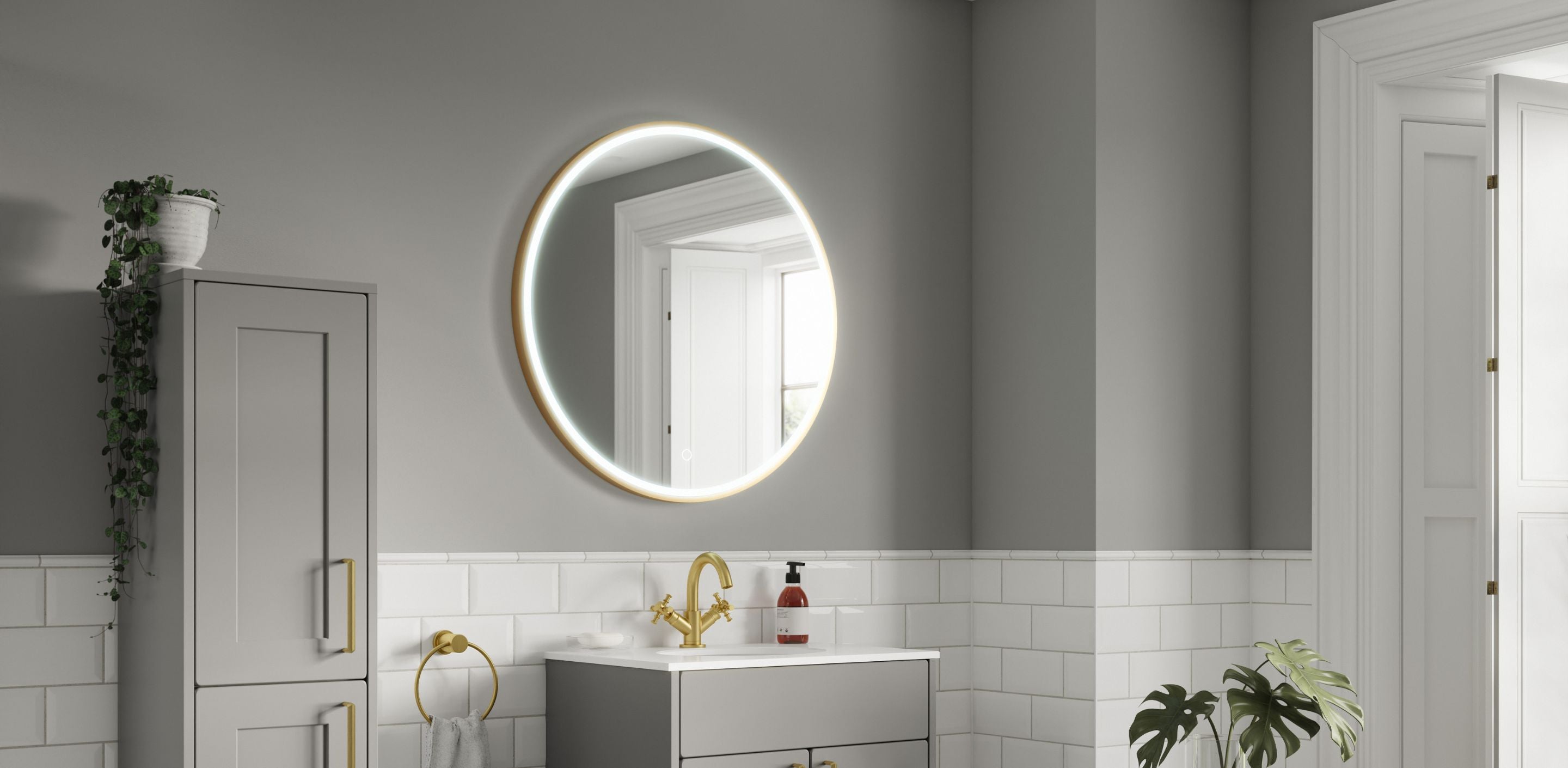 How to frame your bathroom mirror