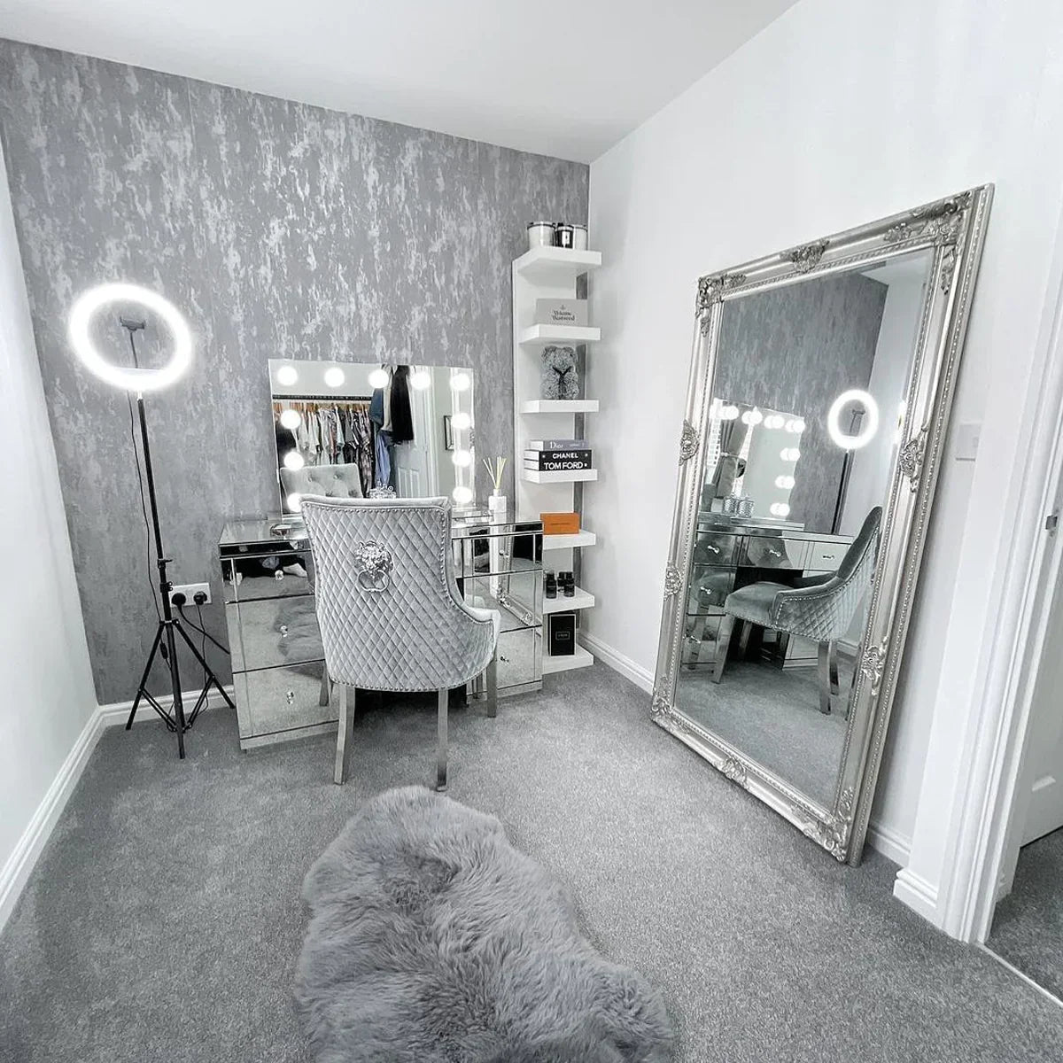 Dressing Table Inspiration: 10 Stylish Makeup Vanity Ideas