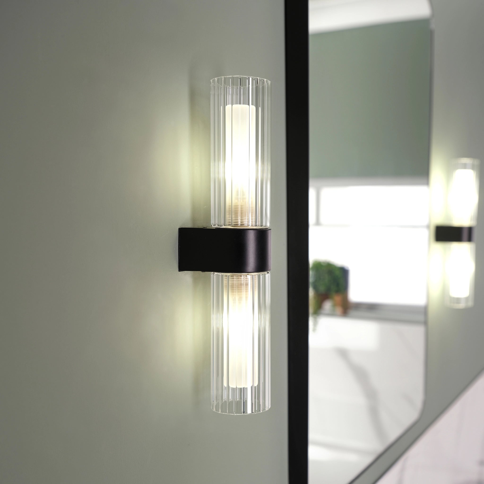 Aulos Dual Wall Light #colour_black