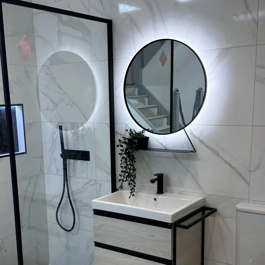 Black top led mirror