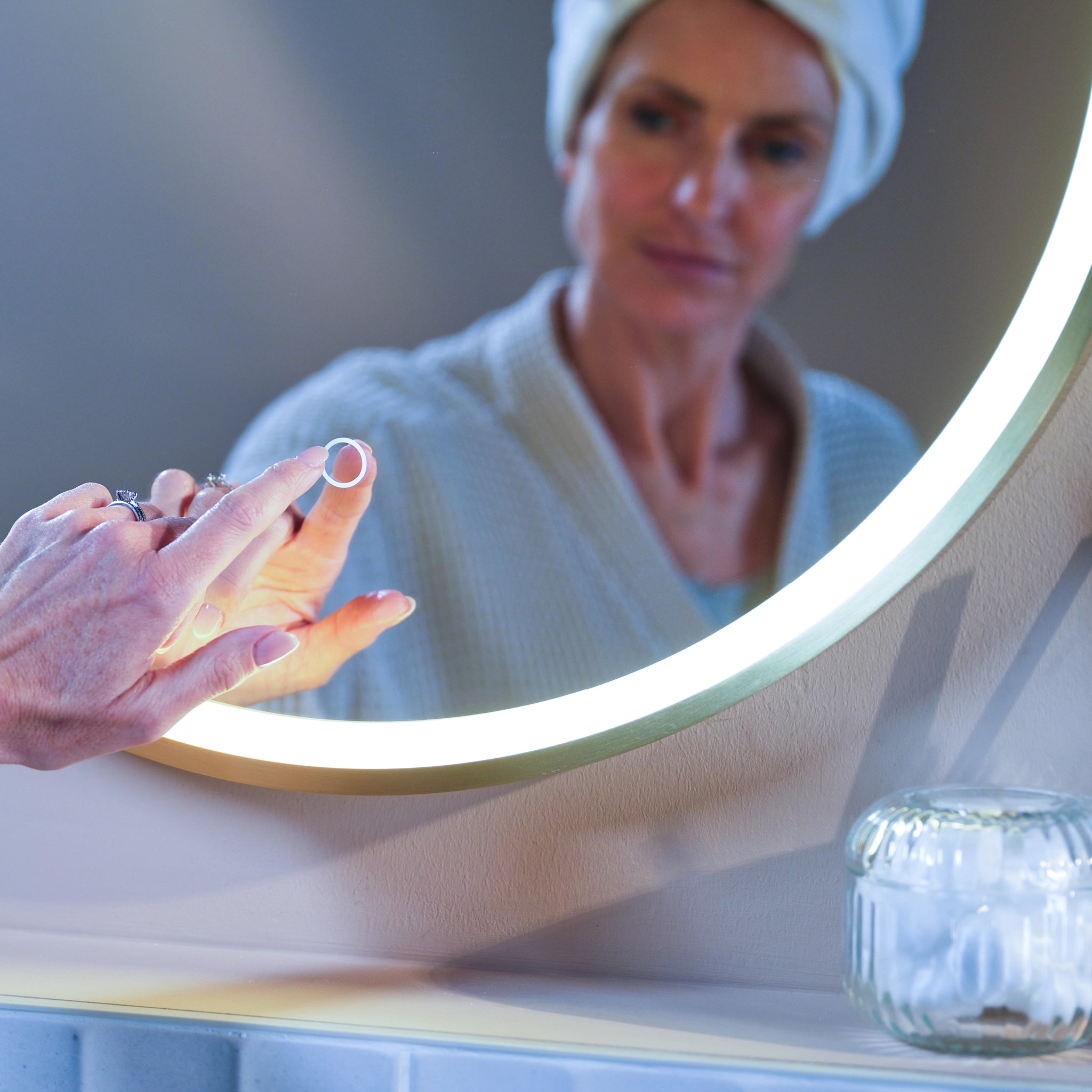 Kali Round LED Illuminated Mirror #colour_black