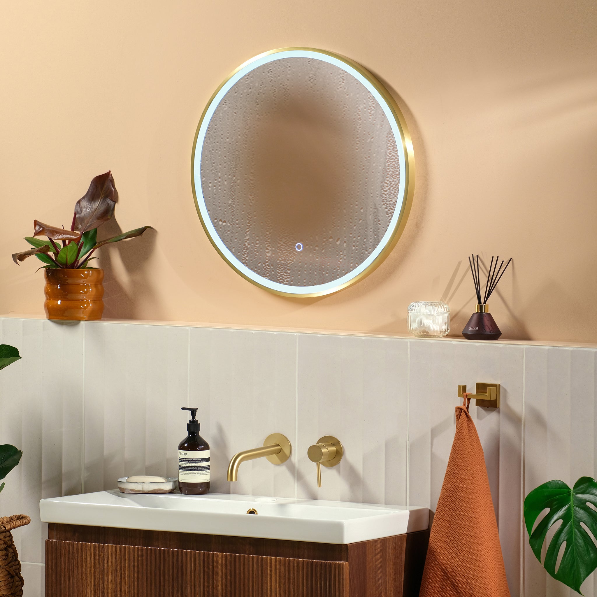 Kali Round LED Illuminated Mirror #colour_brass