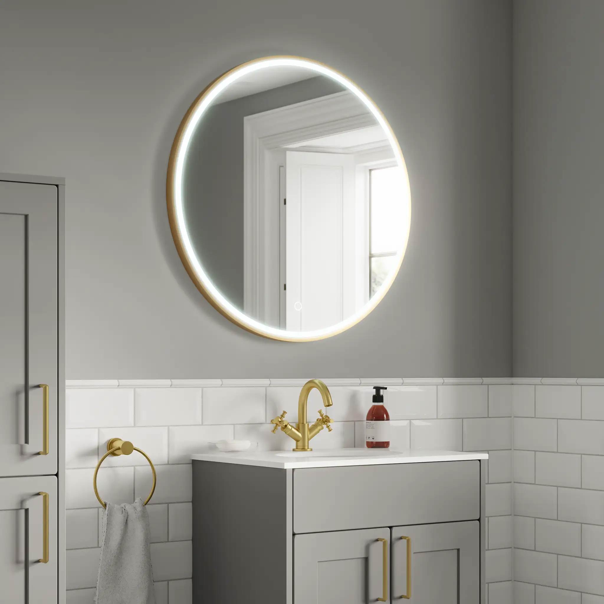 Kali Round LED Illuminated Mirror #colour_brass