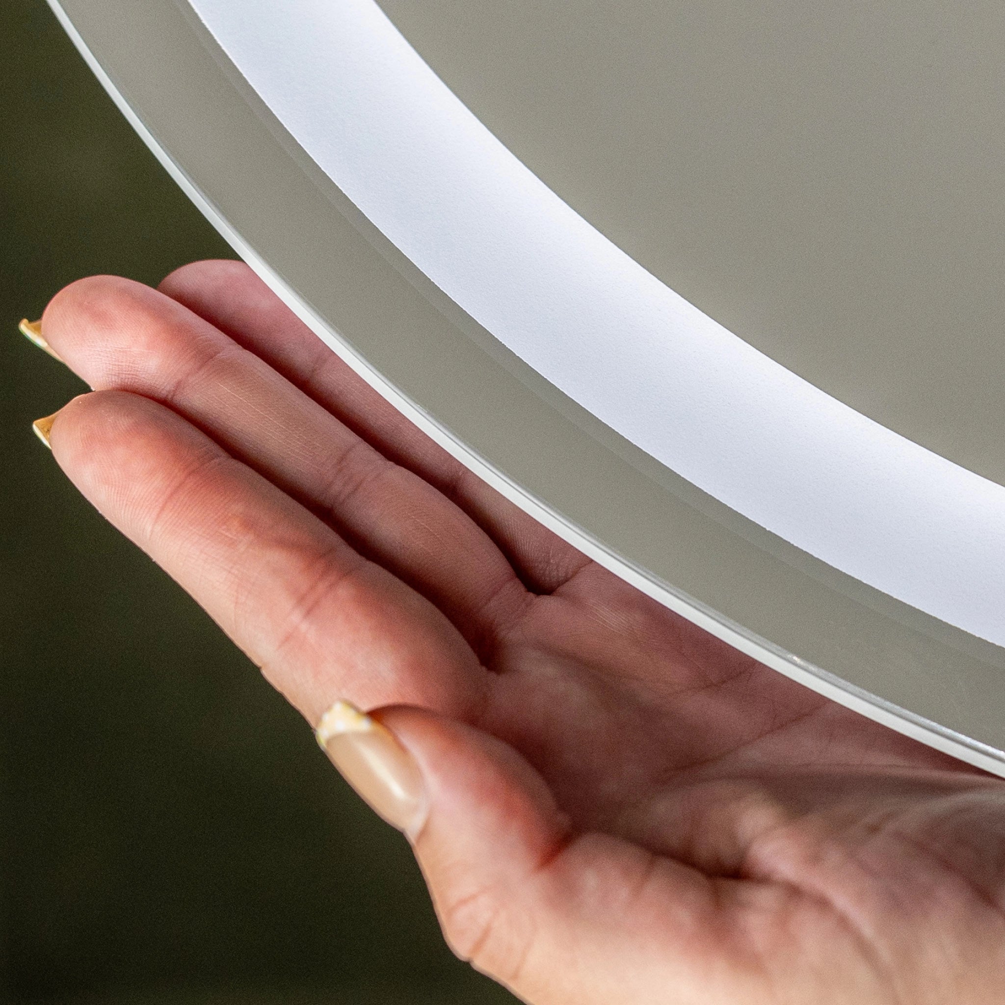 Laurel Round Battery LED Bathroom Mirror #size_600mm