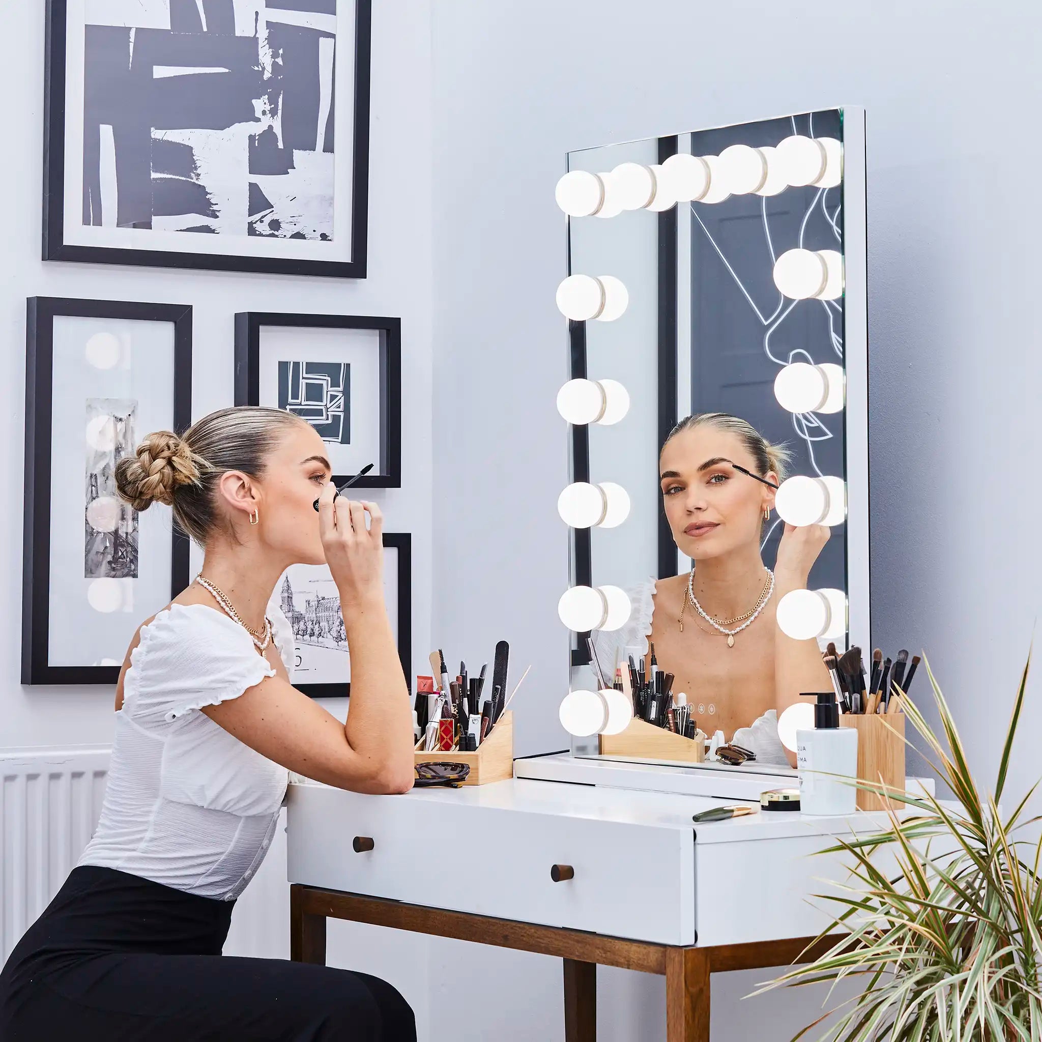 Marilyn Hollywood Mirror with LED Lights #size_600mm-x-800mm