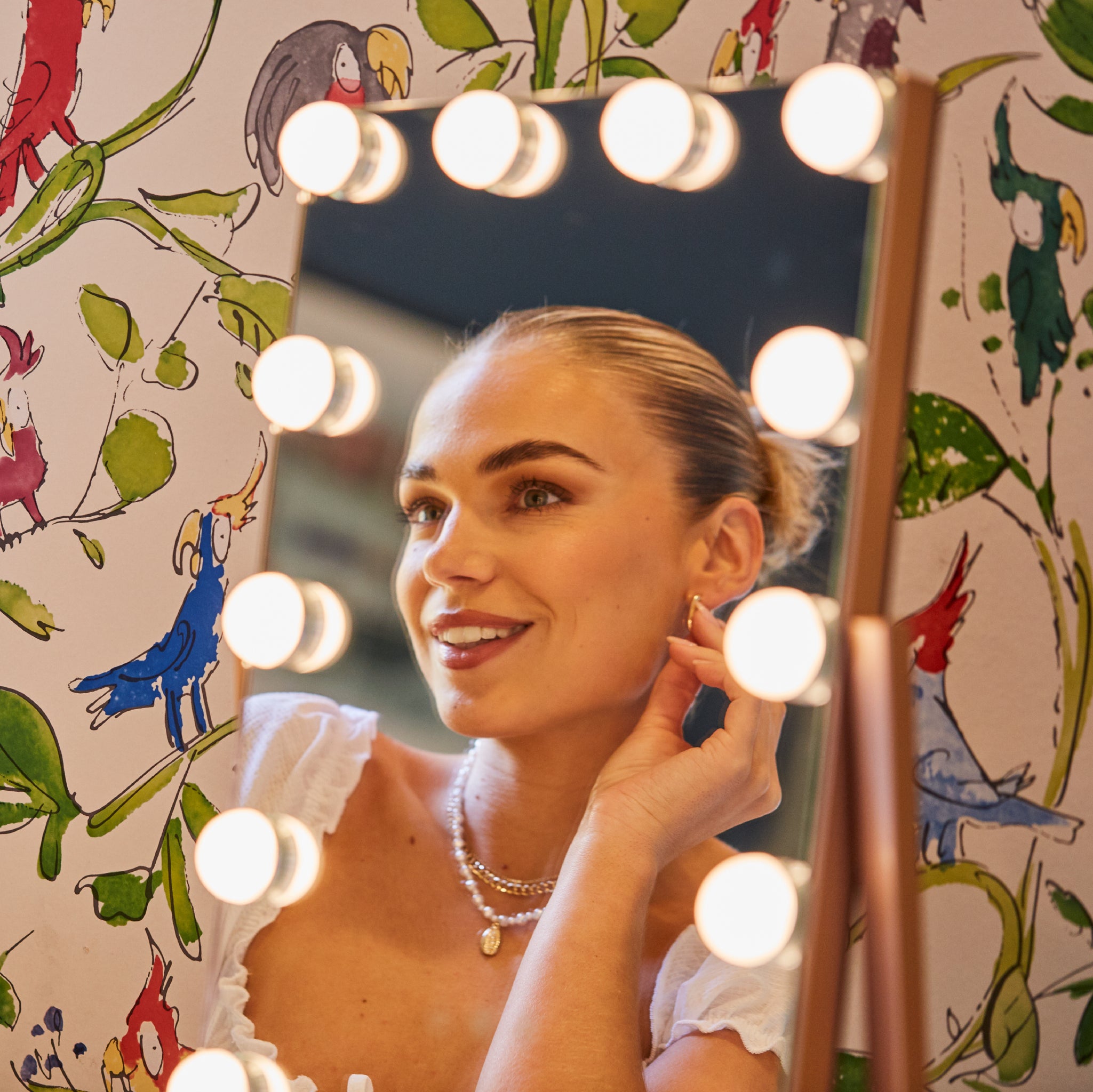 Roxy Hollywood Mirror with LED Lights #colour_silver